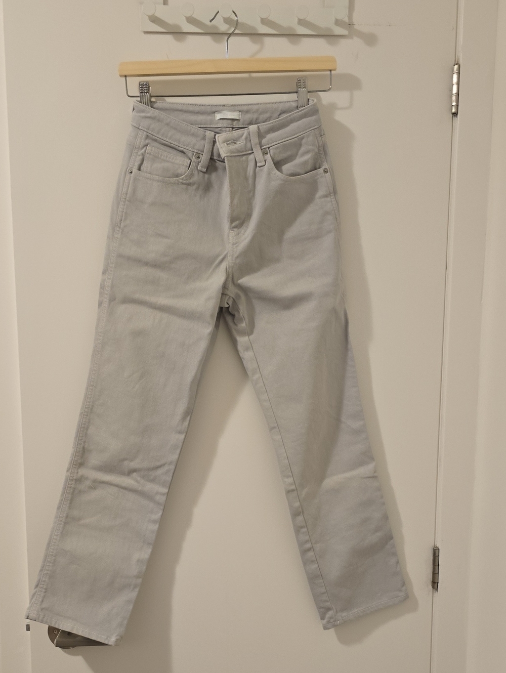 Uniqlo Light Gray Straight Leg Women's Jeans